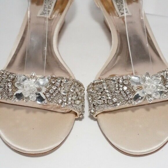 🆕Badgley Mischka EMBELLISHED Floral Wedge Sandal - Picture 6 of 8